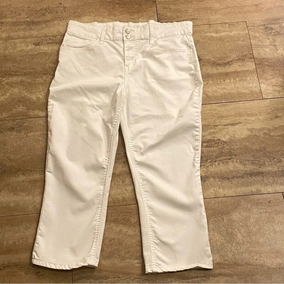 Copperflash Women’s Curvy  Mid-Rise Capri Size 14 White Waist 34 Casual - Picture 1 of 8